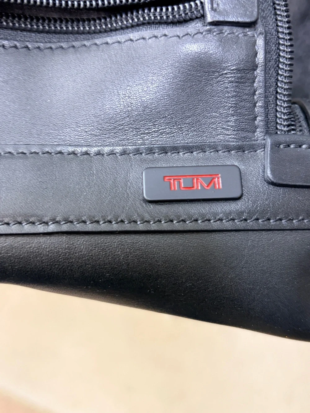 Tumi Black Alpha 2 Leather Men's Toiletry Kit Bag